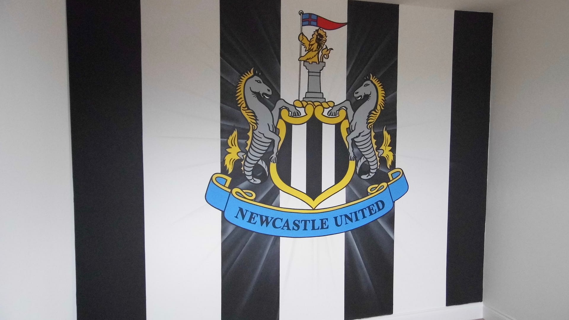 Newcastle NUFC Crest 
