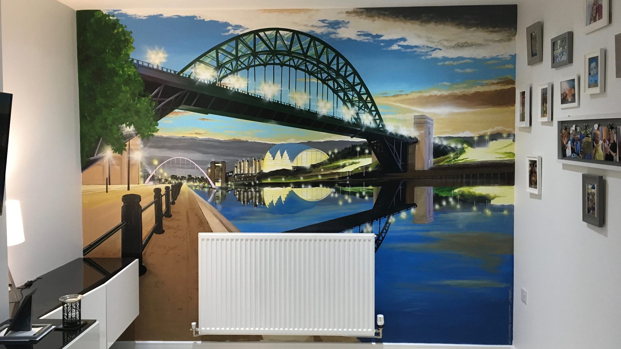 Tyne Bridge Mural, Tyne, Quayside,